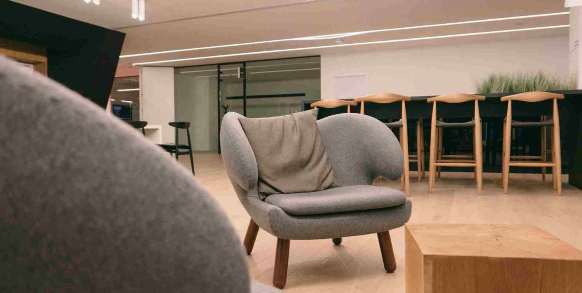 photo-1533052476933-b8886c2652ad-1024×683